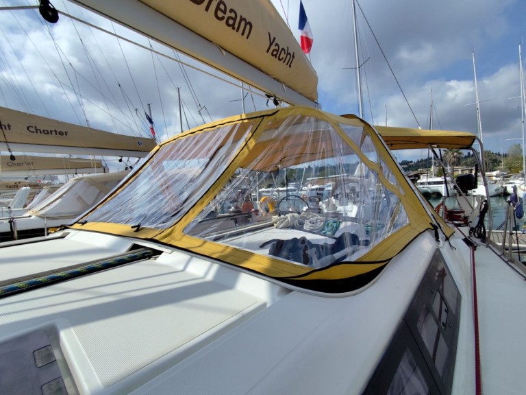 Location bateau Bénéteau Oceanis 48 à Gouviá sur Samboat