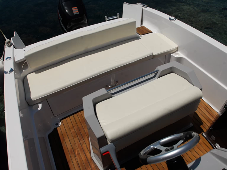 Louez un Atlantic open 670 à Preko