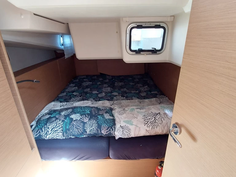 Location bateau Jeanneau Sun Odyssey 440 - 4 cabine - 2 bagni à Castiglioncello sur Samboat