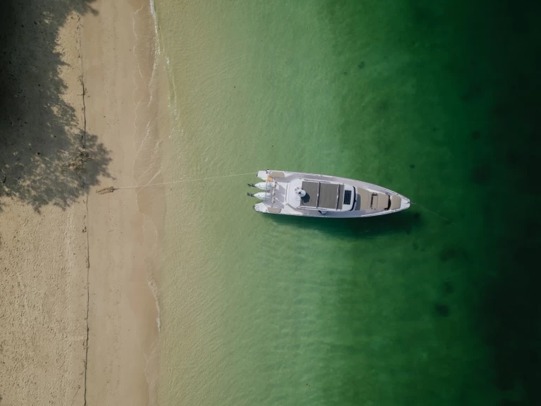 Location Bateau à moteur à Phuket (Ville) - Axopar 37 T-Top