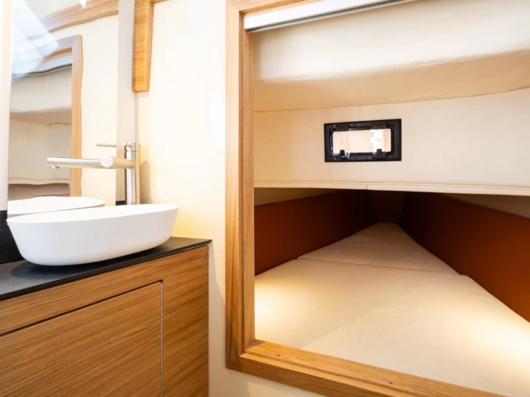 LILIBAEUM YACHT LIPARI 31 a louer à Taormina