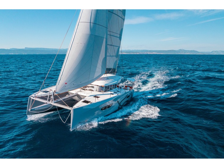 Louer Catamaran avec ou sans skipper Excess à Lefkáda