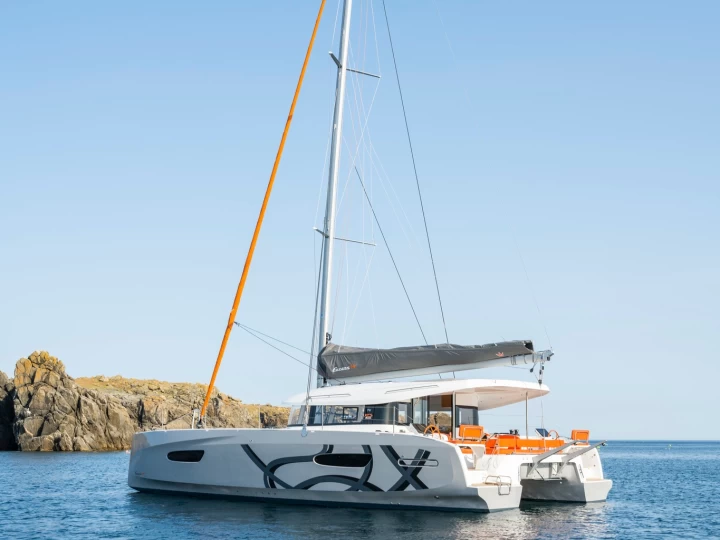 Louer Catamaran avec ou sans skipper Excess à Lefkáda