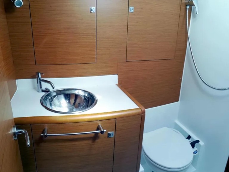 Louez un Jeanneau Sun Odyssey 449 à Agropoli