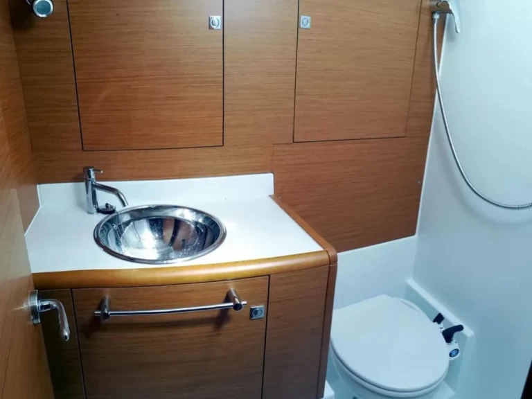 Louez un Jeanneau Sun Odyssey 449 à Agropoli