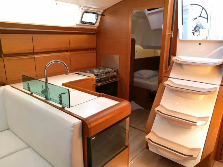 Location bateau Agropoli pas cher Sun Odyssey 449