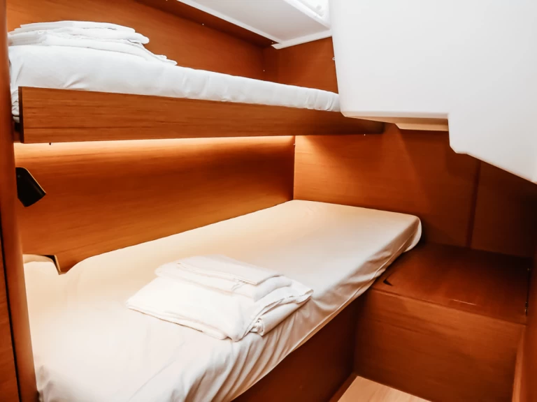 Jeanneau Sun Loft 47 a louer à Punta Ala