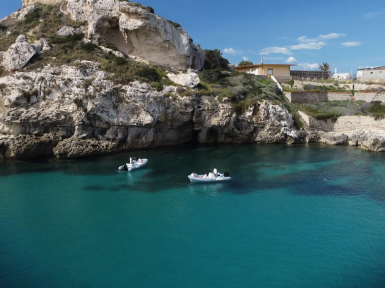 Location bateau Cagliari pas cher Bwa 550