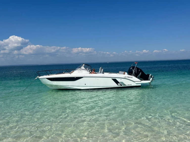 Location Bateau à moteur Bénéteau avec permis