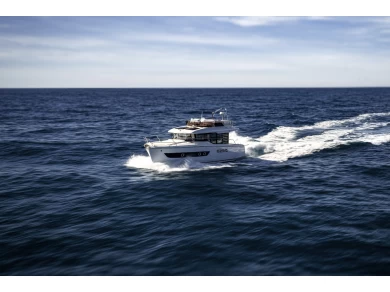 Motorboat rental in Split - Bénéteau Swift Trawler 37 Fly