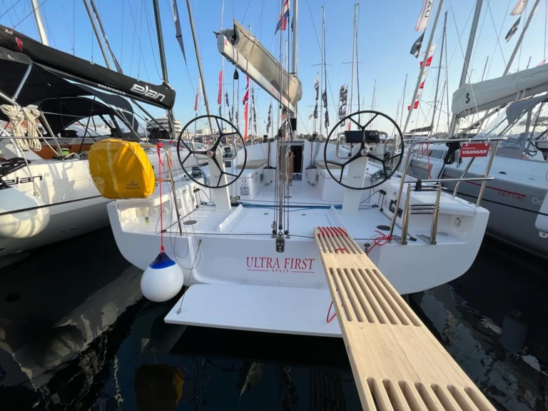 Louez un Bénéteau First 36 à Split