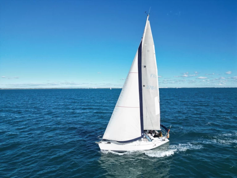Location bateau Le Grau-du-Roi pas cher First 35 S5