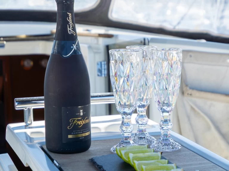 Louez un Bénéteau Oceanis 38.1 à Pula