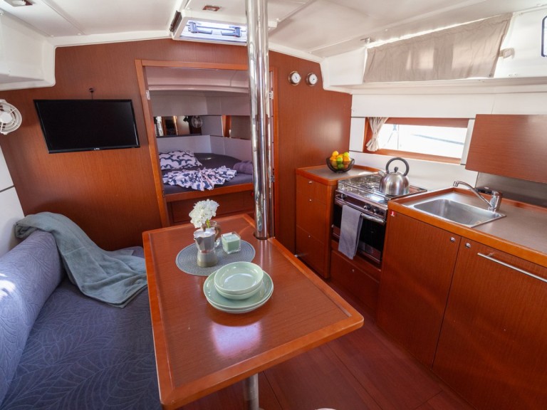 Location Voilier à Pula - Bénéteau Oceanis 38.1