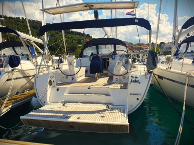 Sailboat for rent Drage at the best price