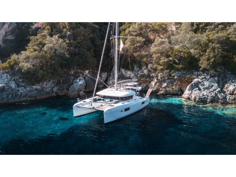 Catamaran à louer à Lefkáda au meilleur prix