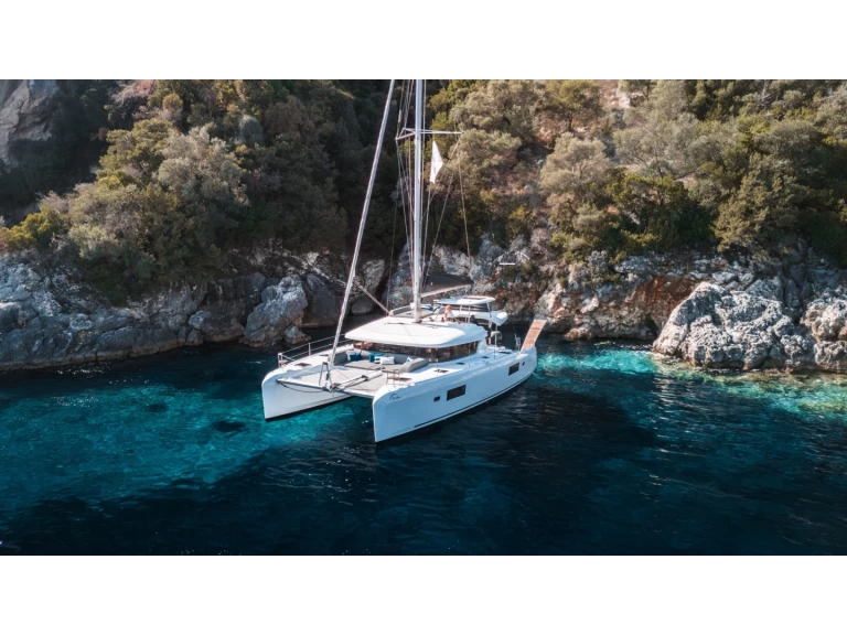 Catamaran à louer à Lefkáda au meilleur prix
