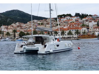 Catamaran to hire Seget Donji at the best price