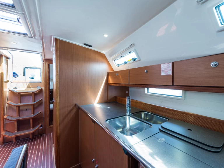 Location bateau Bavaria Bavaria 40 Cruiser à Kavála sur Samboat