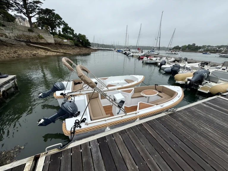 Louer Bateau à moteur avec ou sans skipper Silver Yacht à Combrit