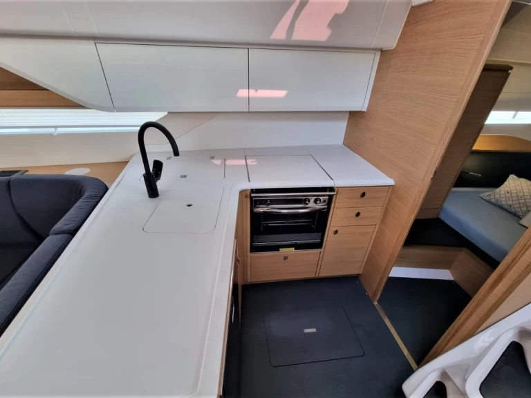 Location à Punat - Elan Elan E6 sur SamBoat