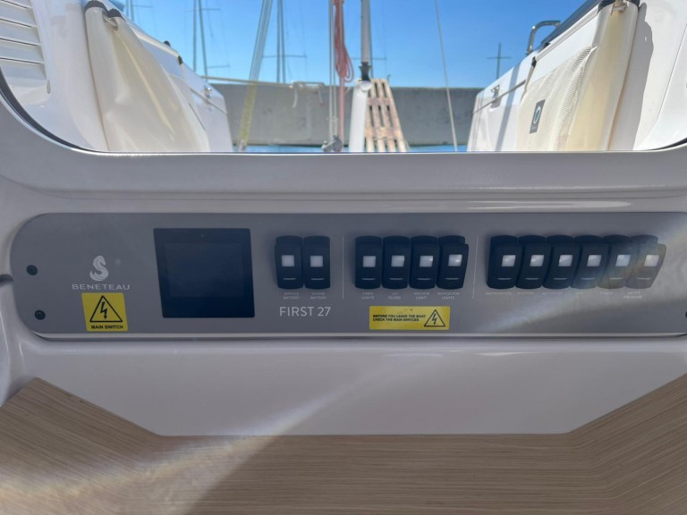 Bénéteau First 27 a louer à Split