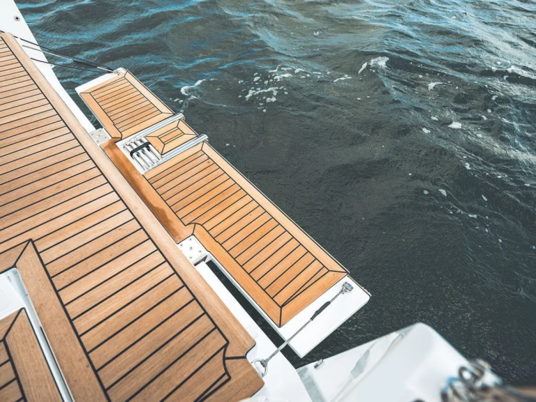 Location bateau Elan E4 à Betina sur Samboat