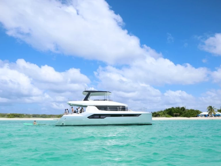 Robertson and Caine Leopard 53 PC a louer à Marigot