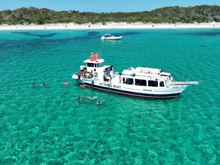 Bateau à moteur à louer à Colònia de Sant Jordi au meilleur prix