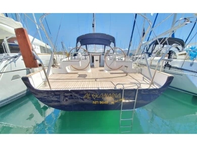 Sailboat for rent Álimos at the best price