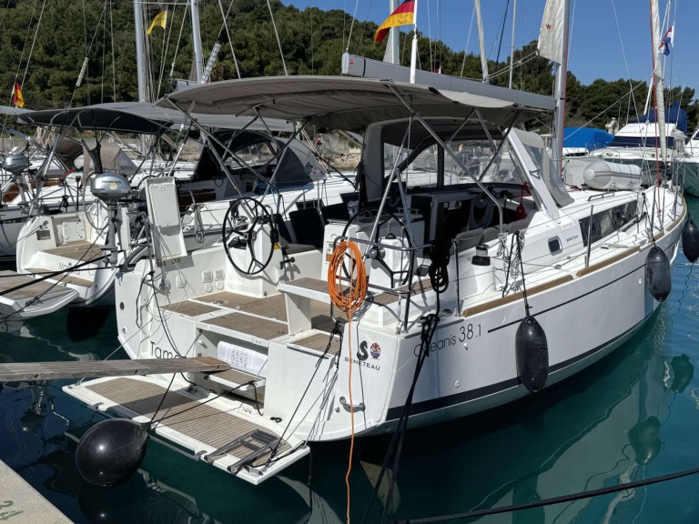 Location à Rogoznica - Bénéteau Oceanis 38.1 sur SamBoat