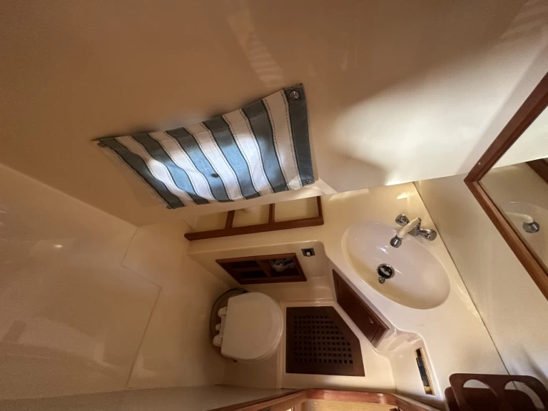 Location Bateau à moteur à Salerne - Acquaviva 30 EXE