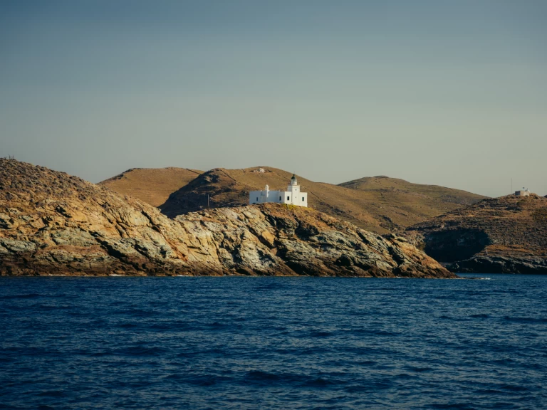 Location bateau Lávrio pas cher Moon Yacht 65