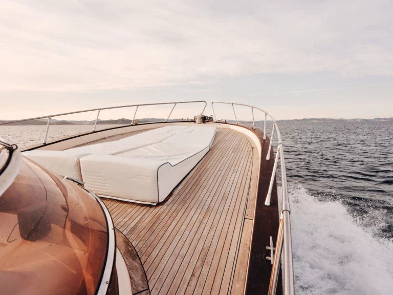 Louer Bateau à moteur avec ou sans skipper Cantieri Navali Patrone à Port des Torrent