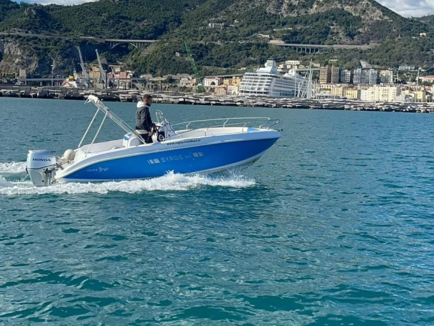 Location Bateau à moteur Orizzonti avec permis