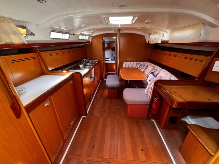 Louer Voilier avec ou sans skipper Bénéteau à Vlychó