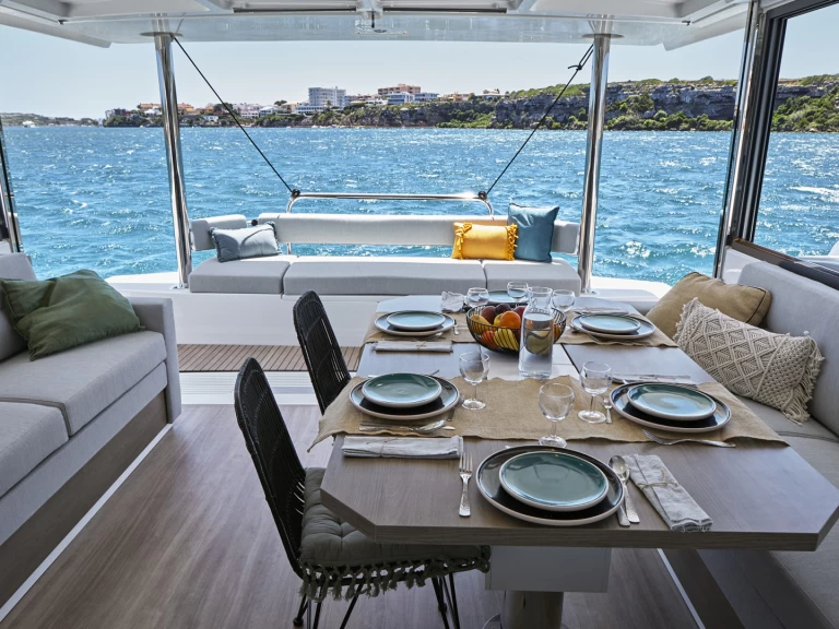 Catamaran à louer à Rogoznica au meilleur prix