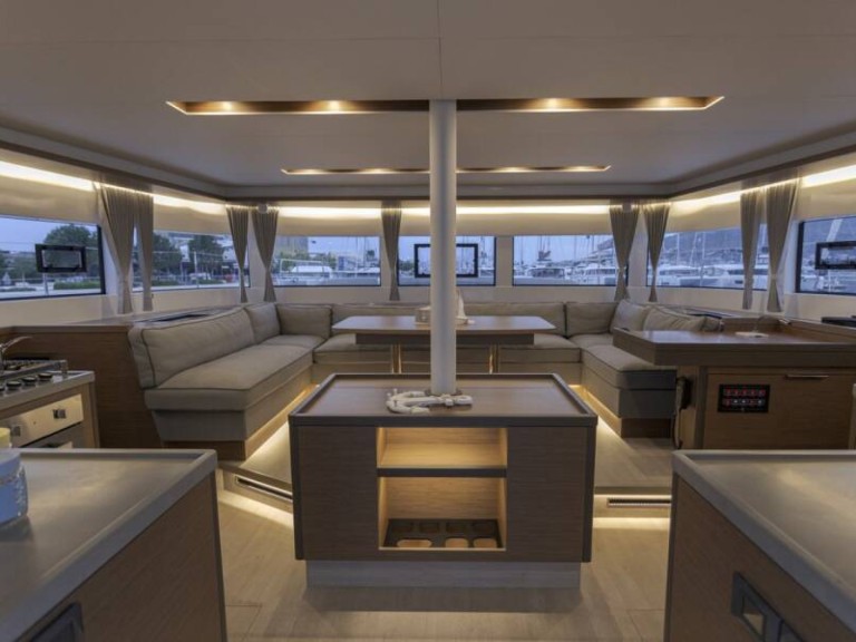 Lagoon Lagoon 50F a louer à Marina (Ville)