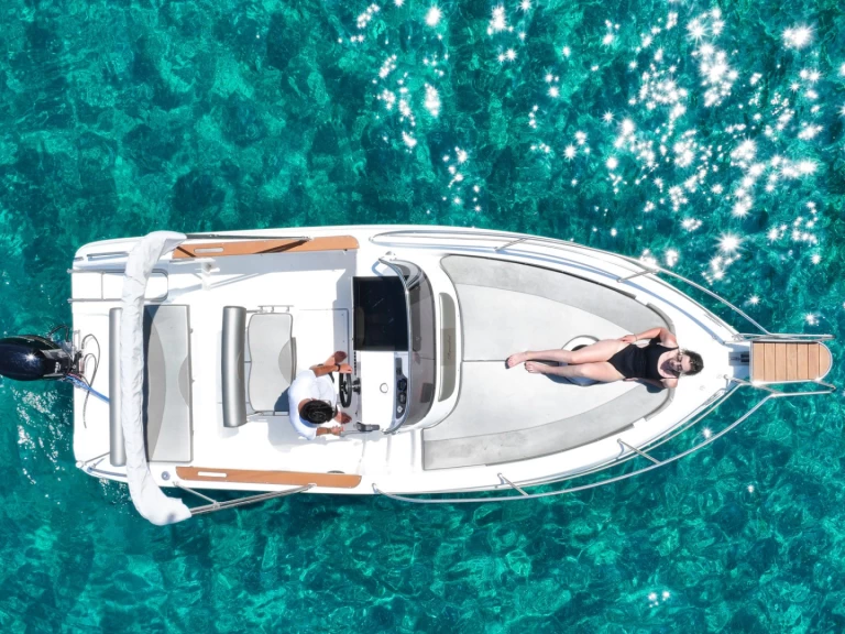 Bateau à moteur à louer à Sant Antoni de Portmany au meilleur prix