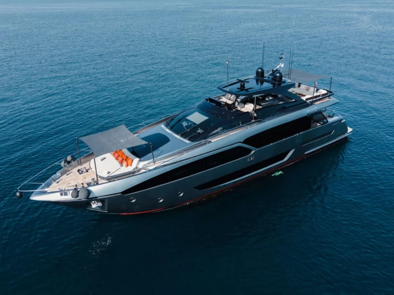 Louez un Riva ELLA à Ibiza