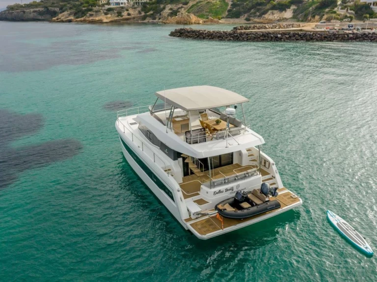 Location Yacht Fountaine Pajot avec permis