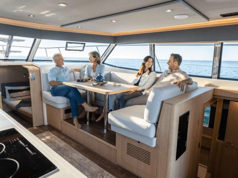 Location Yacht Aquila avec permis