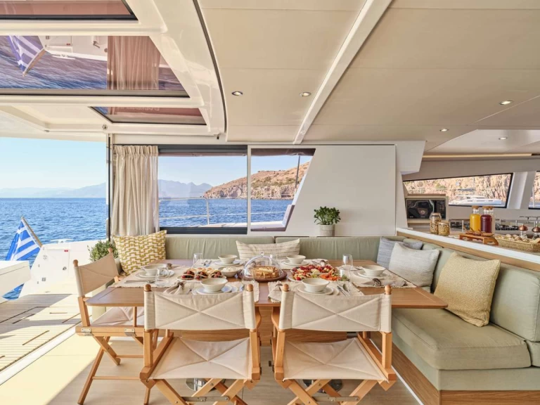 Yacht à louer à Néa Péramos au meilleur prix