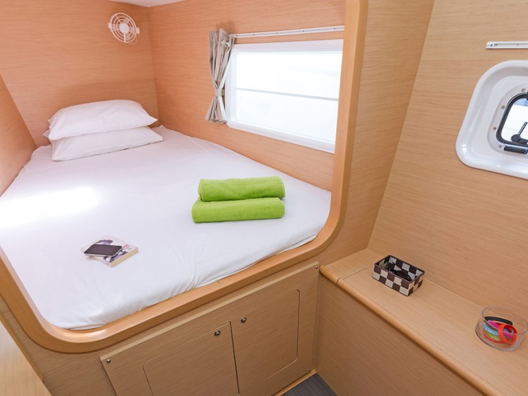 Louez un Lagoon Lagoon 380 à Lávrio