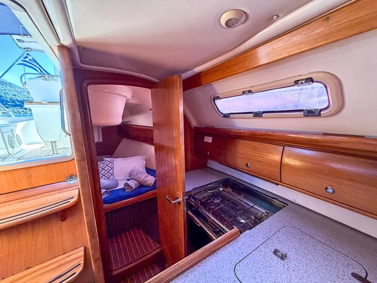 Louez un Bavaria Cruiser 32 à Vlychó