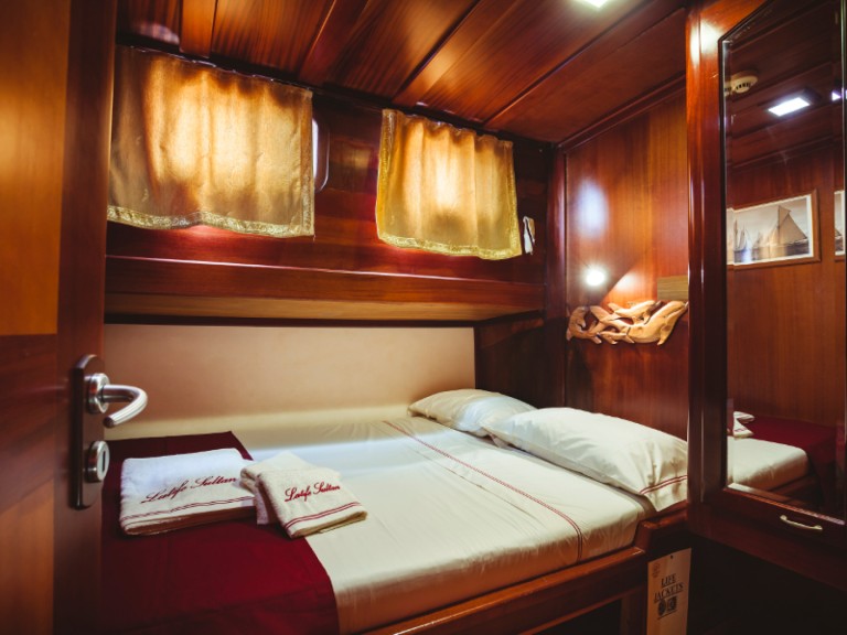  Latife Sultan a louer à Milazzo