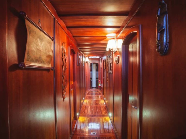 Louez un  Latife Sultan à Milazzo