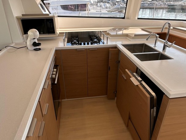 Catamaran à louer à Capo d'Orlando au meilleur prix