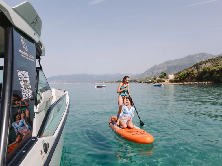 Bateau à moteur à louer à Pýlos au meilleur prix