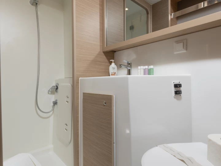 Lagoon Lagoon 42 Millenium a louer à Split